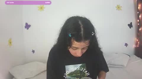 Snapshot of teaonix chatting on December 21, 2025, 12:45 pm teaonix online show from December 21, 2025, 12:45 pm