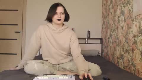 Snapshot of tearjuly chatting on March 2, 2026, 10:33 am July online show from March 2, 2026, 10:33 am