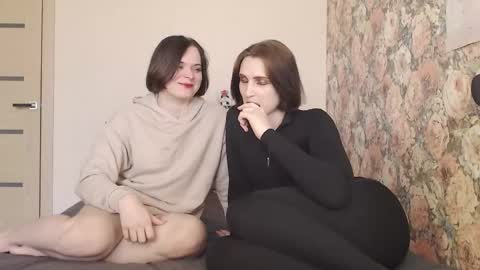 Snapshot of tearjuly chatting on March 9, 2026, 11:03 am July online show from March 9, 2026, 11:03 am