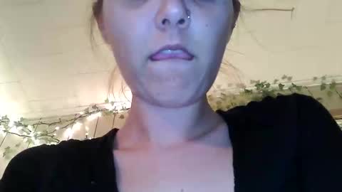 Snapshot of teasemecyn chatting on October 19, 2025, 11:11 am teasemecyn online show from October 19, 2025, 11:11 am
