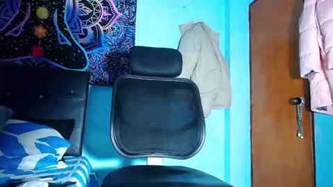 Charlee He online show from February 10, 2026, 10:41 am