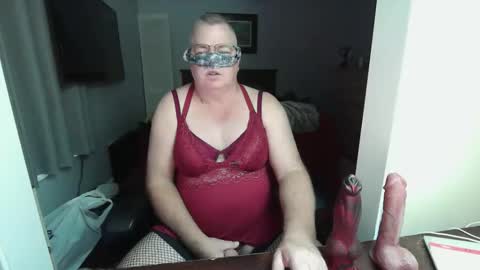 teddy1972 online show from May 7, 2026, 7:41 pm