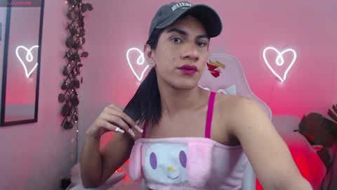 tefy_bratz online show from February 5, 2025, 1:54 pm