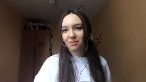 Kimi online show from November 8, 2025, 9:53 am