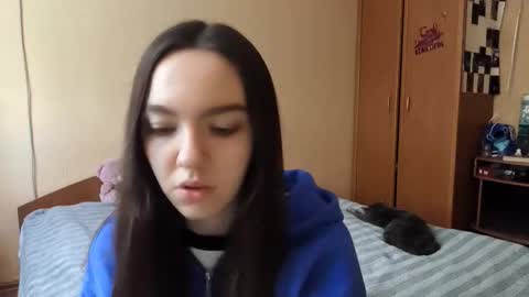 Kimi online show from December 19, 2025, 7:37 am