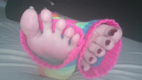 Viv West online show from February 5, 2025, 5:09 am