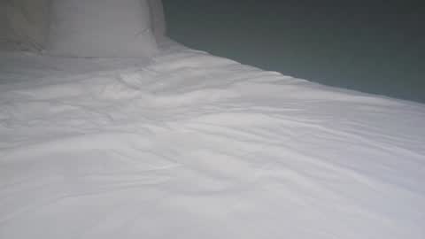 Viv West online show from September 12, 2025, 5:07 am