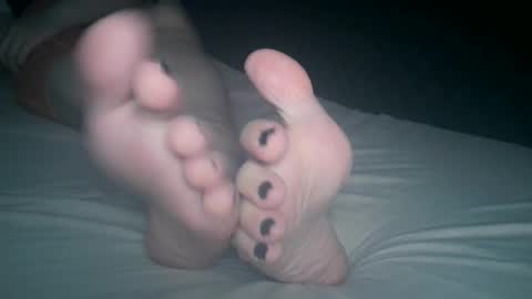 Viv West online show from October 28, 2025, 4:16 am