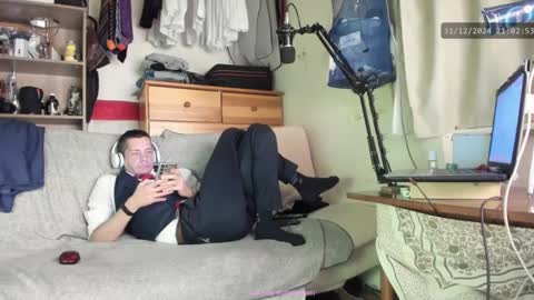 Virg Lszl online show from December 31, 2024, 8:02 pm