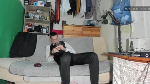 Virg Lszl online show from January 30, 2025, 1:42 pm