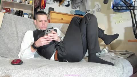 Virg Lszl online show from January 31, 2025, 4:17 pm