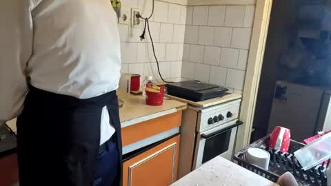 Virg Lszl online show from October 7, 2025, 4:37 pm