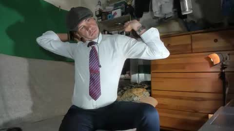 Virg Lszl online show from October 20, 2025, 4:29 pm