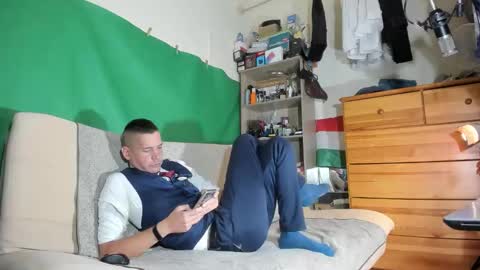 Virg Lszl online show from October 21, 2025, 11:33 am