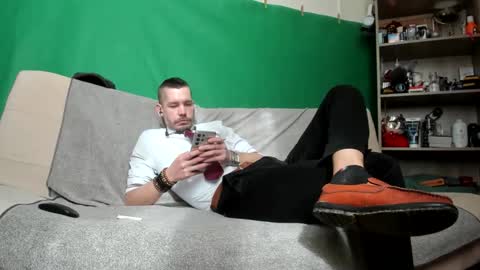 Snapshot of telepaticman chatting on April 15, 2026, 2:02 pm Virg Lszl online show from April 15, 2026, 2:02 pm