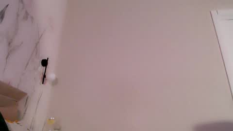 temberli online show from November 6, 2025, 2:23 am