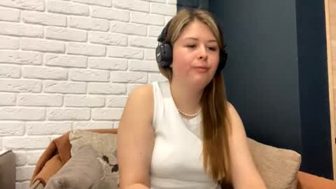 Lana online show from March 15, 2026, 9:15 am