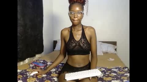 Snapshot of tempting_vibe chatting on January 15, 2026, 10:35 pm tempting_vibe online show from January 15, 2026, 10:35 pm
