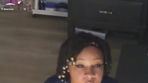 Snapshot of temptressbeauty24 chatting on October 11, 2025, 4:22 am Gaia online show from October 11, 2025, 4:22 am