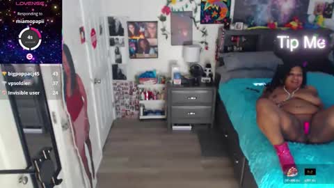 Snapshot of temptressbeauty24 chatting on October 26, 2025, 5:35 am Gaia online show from October 26, 2025, 5:35 am