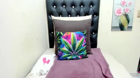 Snapshot of temptressqeen chatting on October 30, 2025, 5:46 pm temptressqeen online show from October 30, 2025, 5:46 pm