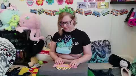 Snapshot of ten_tickle_pixie chatting on February 25, 2026, 7:34 pm Pixie and Tentacle Overlord online show from February 25, 2026, 7:34 pm