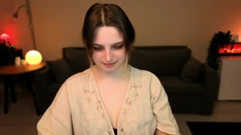 tender_meow online show from May 5, 2026, 9:34 pm