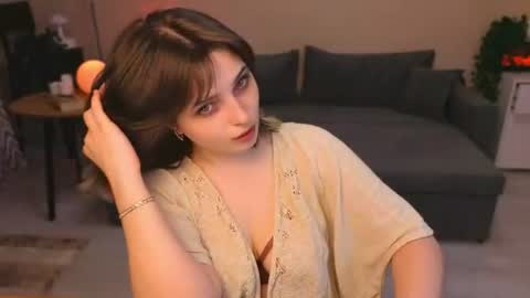 tender_meow online show from June 12, 2026, 10:08 pm