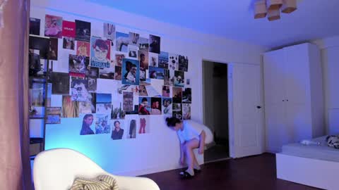 tenderalise online show from January 12, 2025, 8:25 pm