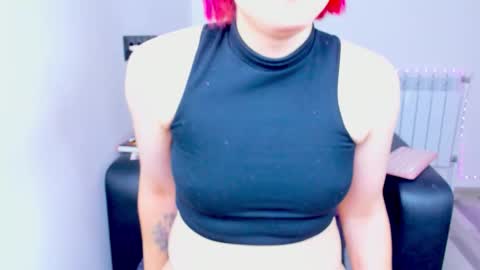 Snapshot of tenebrise chatting on September 30, 2025, 12:21 pm Kira online show from September 30, 2025, 12:21 pm