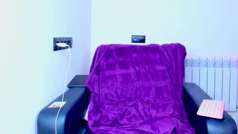 Snapshot of tenebrise chatting on October 1, 2025, 12:27 am Kira online show from October 1, 2025, 12:27 am