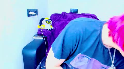 Snapshot of tenebrise chatting on October 5, 2025, 4:00 am Kira online show from October 5, 2025, 4:00 am