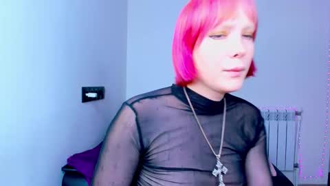 Snapshot of tenebrise chatting on October 9, 2025, 4:43 am Kira online show from October 9, 2025, 4:43 am