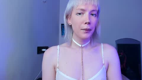 Kira online show from June 12, 2026, 10:41 pm