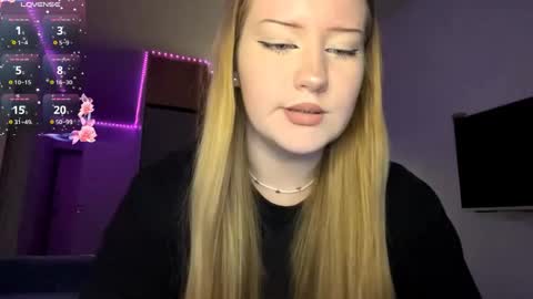 Hello My name is Ida I will be very glad to see you 3 online show from April 17, 2026, 6:00 pm