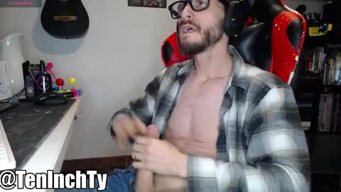 Snapshot of teninchty chatting on March 8, 2026, 4:27 am Ty online show from March 8, 2026, 4:27 am