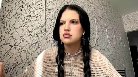Snapshot of tenniegirres chatting on October 22, 2025, 8:36 am Hi Im Vini online show from October 22, 2025, 8:36 am