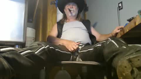 Tennredneck online show from May 3, 2026, 1:33 am