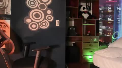 Teo online show from December 17, 2025, 8:48 pm