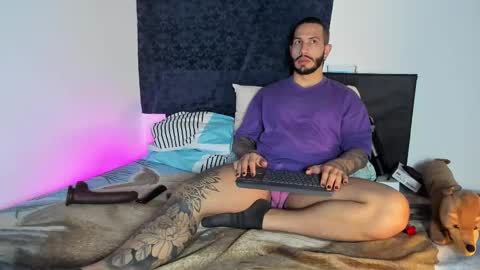 Teo Ferrer online show from November 3, 2025, 8:10 pm