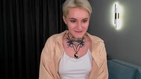 Maria online show from December 15, 2025, 1:04 pm