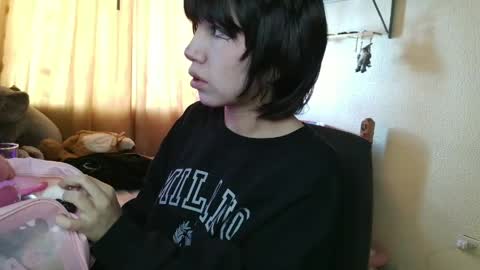 Terra Elowen online show from May 8, 2026, 1:38 pm