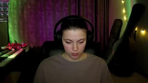 Anny Simpson online show from March 26, 2026, 8:58 pm