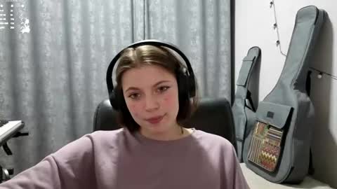 Anny Simpson online show from May 5, 2026, 8:17 pm