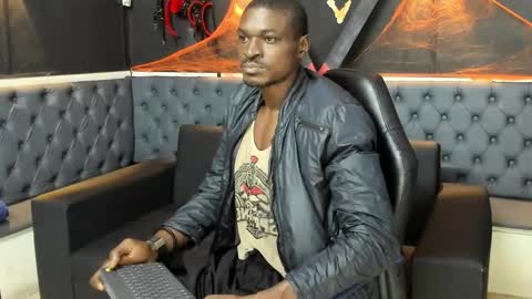 Snapshot of terranze_z chatting on October 19, 2025, 8:31 pm terranze_z online show from October 19, 2025, 8:31 pm