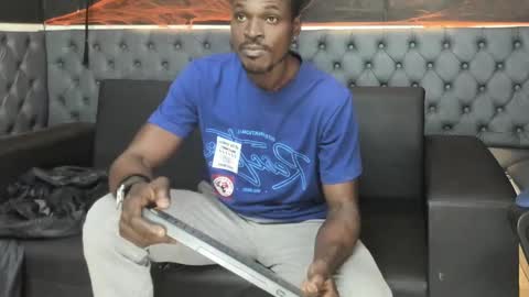 Snapshot of terranze_z chatting on October 20, 2025, 7:25 pm terranze_z online show from October 20, 2025, 7:25 pm