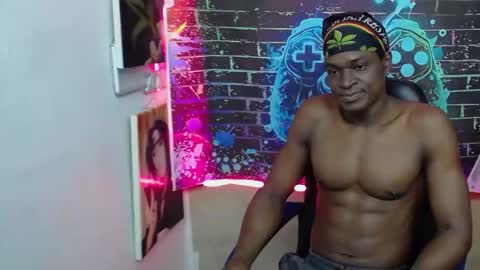 terry_zyzz online show from May 3, 2026, 12:44 pm