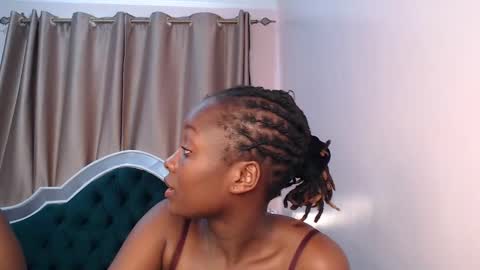 Snapshot of tess_tacy chatting on February 16, 2025, 12:10 pm Tacy online show from February 16, 2025, 12:10 pm