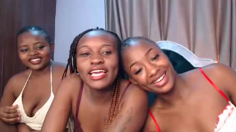 Snapshot of tess_tacy chatting on February 28, 2025, 12:31 pm Tacy online show from February 28, 2025, 12:31 pm