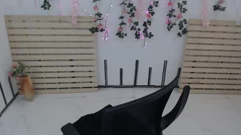 Snapshot of tessa0943 chatting on October 19, 2025, 10:54 pm tessa0943 online show from October 19, 2025, 10:54 pm